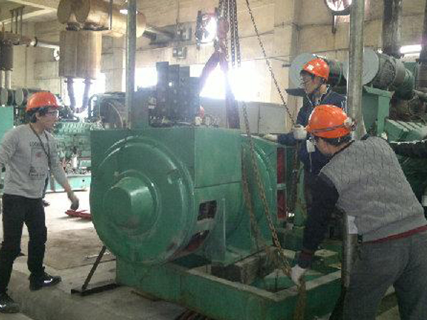 鳳崗發(fā)電機(jī)維修現(xiàn)場